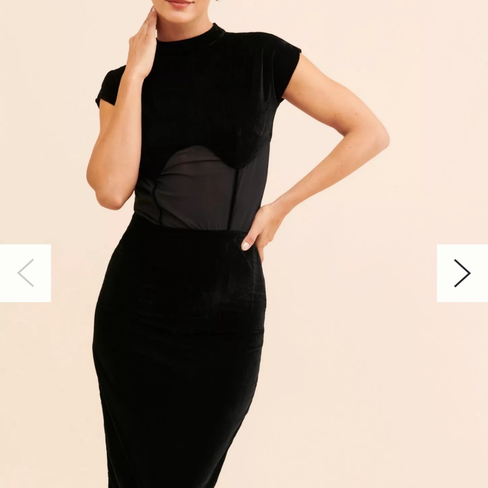 Let Me Be Diane Velvet Midi Dress XS